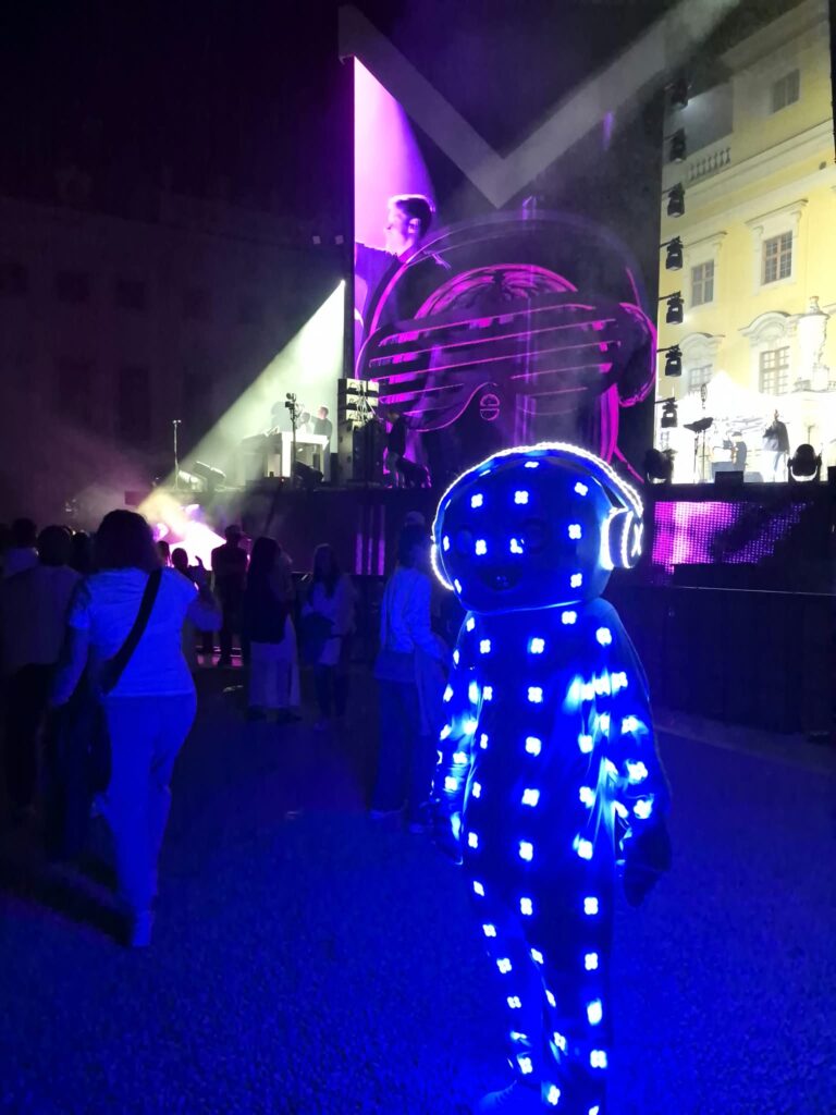 Just-White+Blue-DJ-GEEE