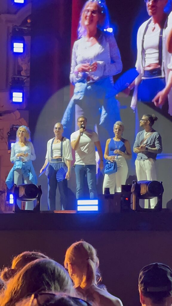 Just-White+Blue-Marcel-Gewinner